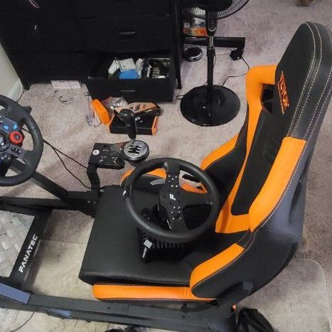 Fanatic VR Sim Racing Setup W/Cockpit