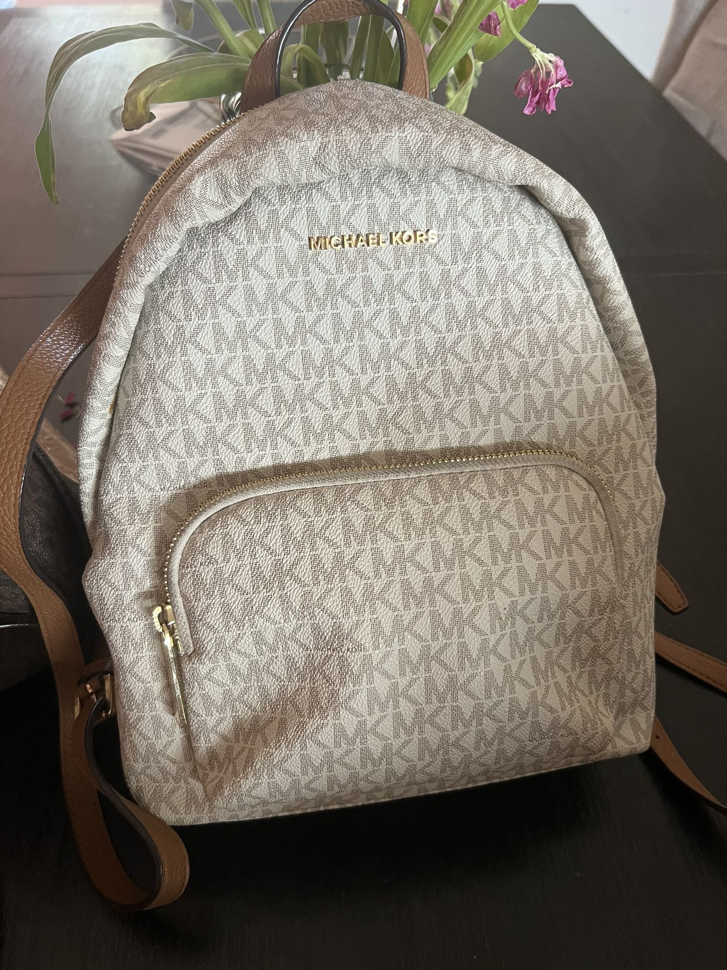 Michael Kors Backpack for Sale in Palmdale, CA - OfferUp