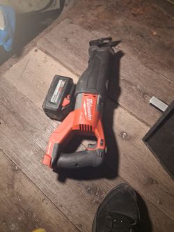 Milwaukee Fuel Reciprocating Saw with Battery