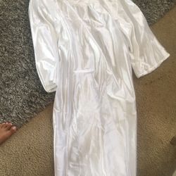 Cap And Gown. Togas. White, Yellow And Black