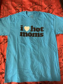 I Love Hot Moms T-shirt Large