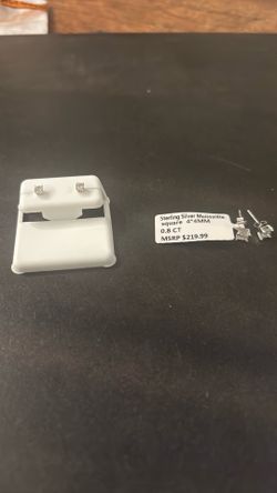 Premium moissanite silver studs
