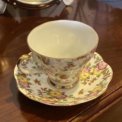 TEA CUP & SAUCER 