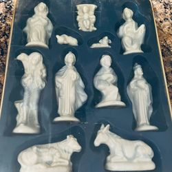 vintage nativity set with Stable