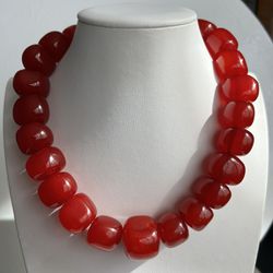 Beautiful Vintage Style Red Amber Resin  Beads Necklace