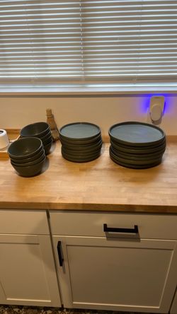 Olive Green Ceramic Dinnerware Set