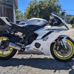 2017 Yamaha R6 Clean Title Motorcycle 7,525 Miles