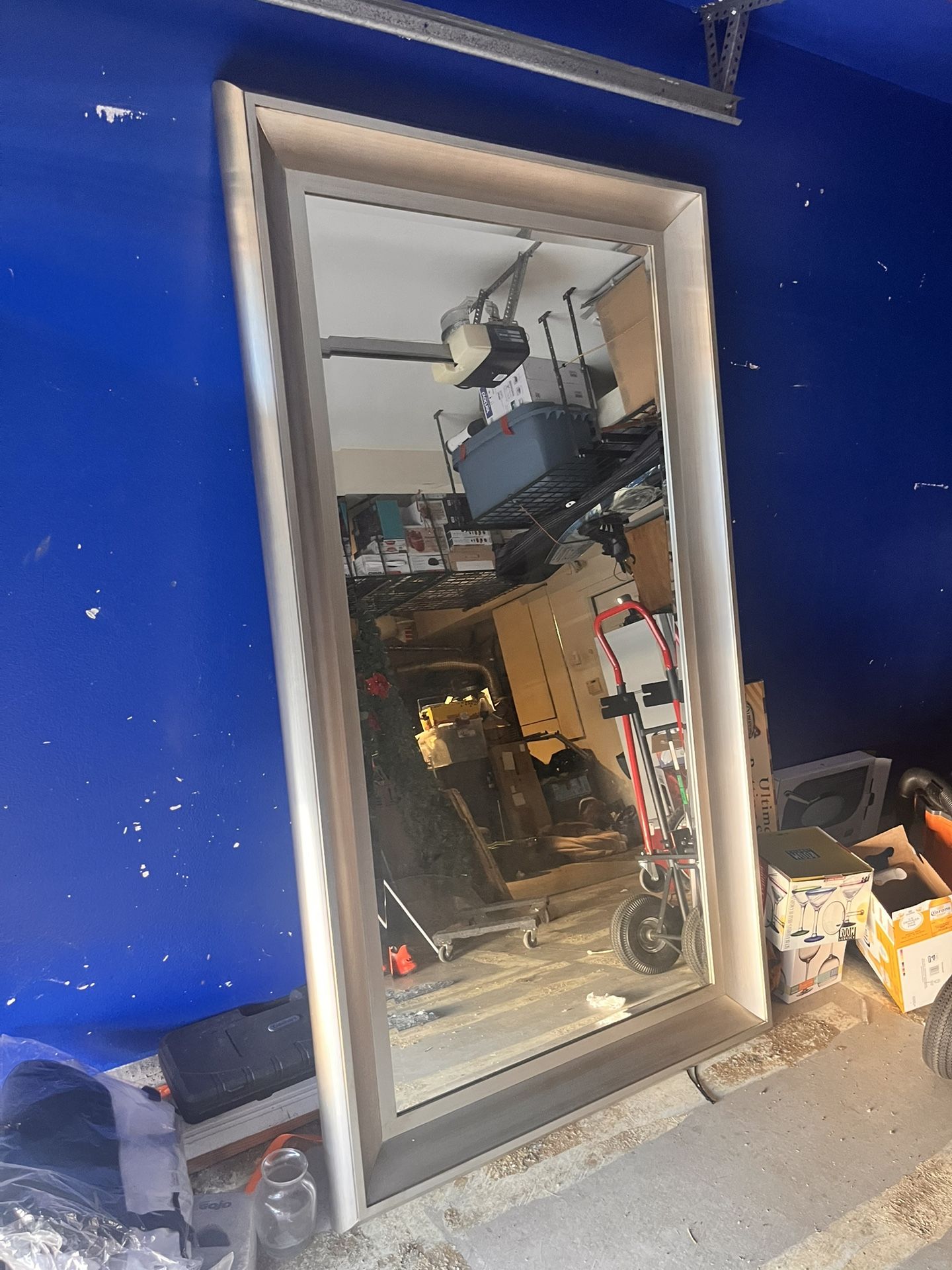 Sterling Mirror leaner