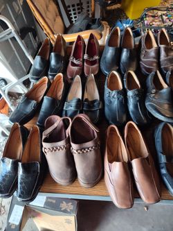 Dozens Of Pairs Of New Shoes Mostly Size 7 Some 7 And 1/2