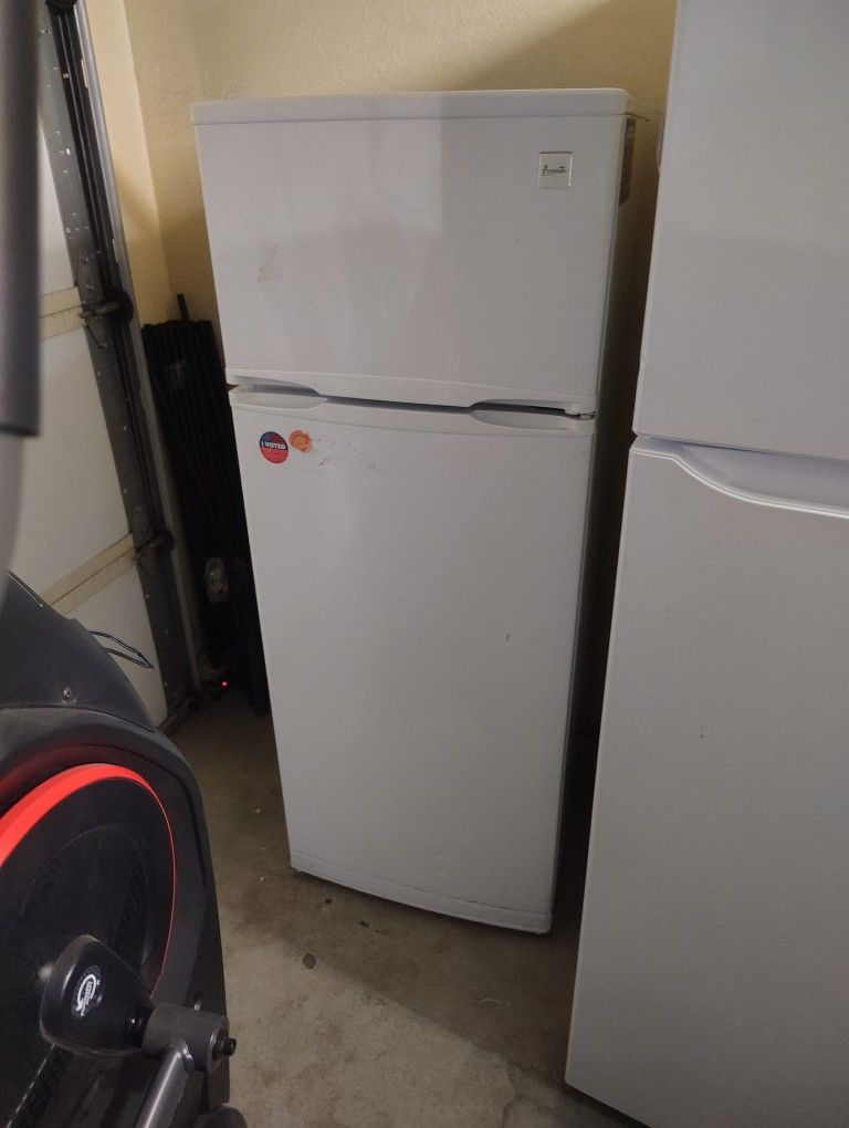 Avanti Apartment Refrigerator