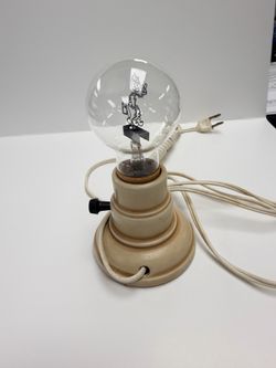 Reddy Kilowatt lightbulb with socket Base