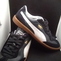 Puma Super Liga OG Retro sneakers.
