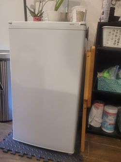 Mini fridge
