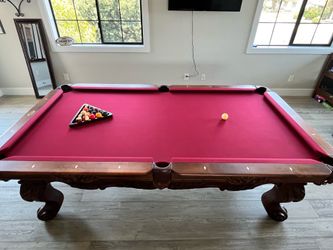 Connelly Billards 8’ Pool Table