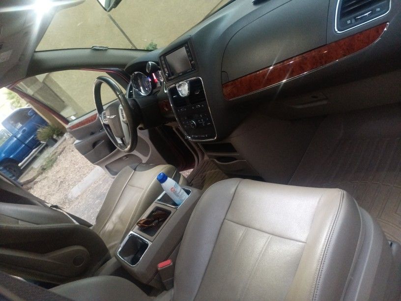 2014 Chrysler Town And Country