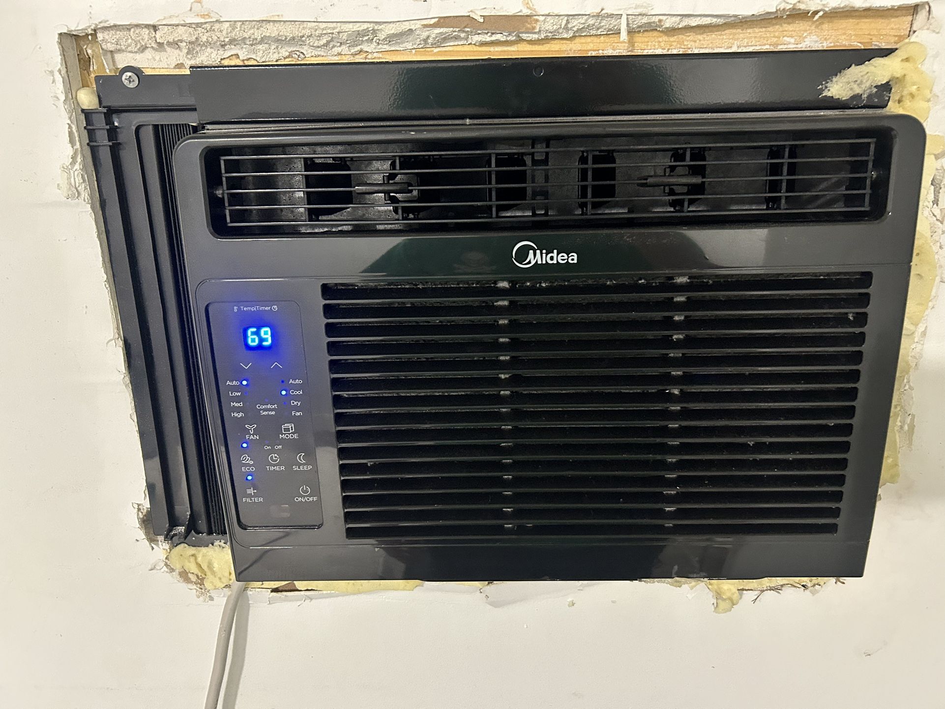 5000 BTU AC Window Unit With Remote