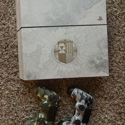PS4 w/ 2 controllers