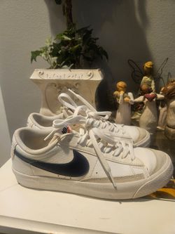 Nike women's 7.5 or boys 6