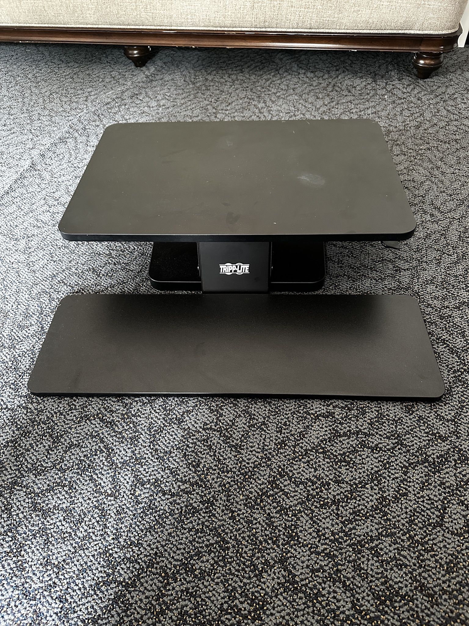 Tripp Lite Safe-IT Sit Stand Desk Converter Desktop Workstation