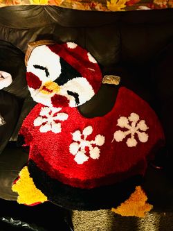 Penguin Shaped toilet decor