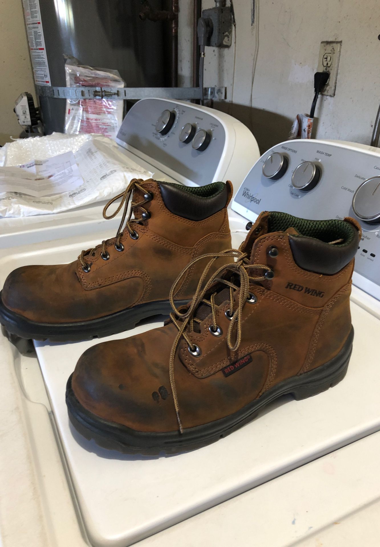 Redwing boots size 9 steel toe great shape