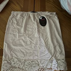 Women’s Underskirt Lace Hem Lingerie 