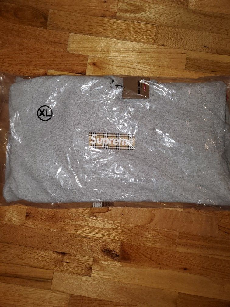 Men's XL Supreme Burberry Box Logo BOGO Pullover Hoodie Grey SS22
