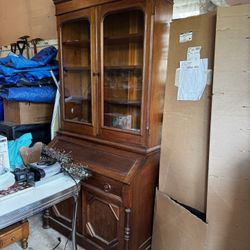 Antique Style Hutch Cabinet 