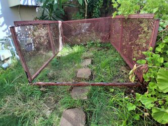 Pick up truck cage