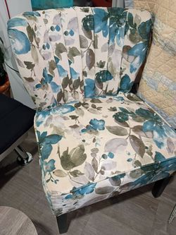 Floral sitting chair