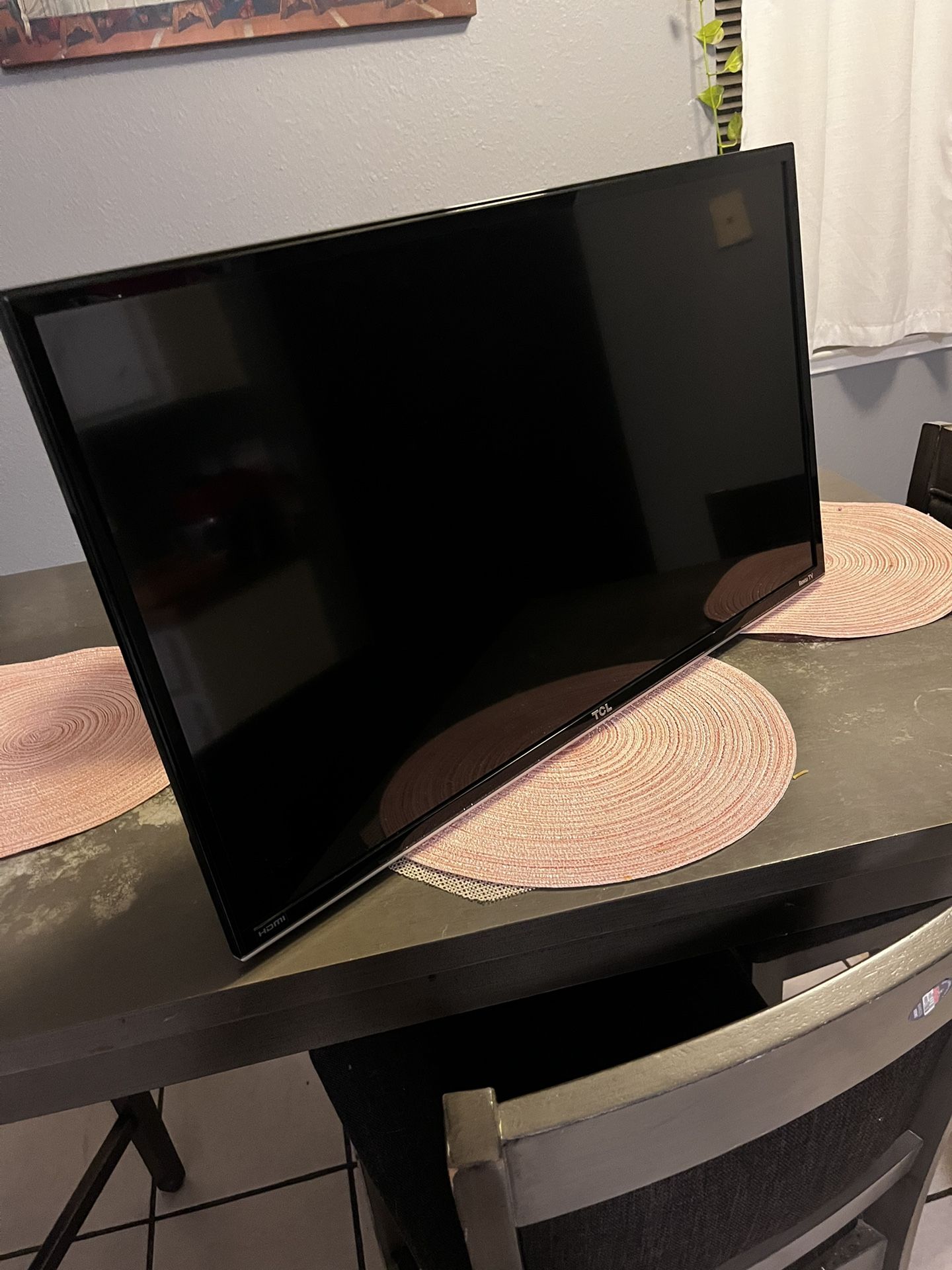 32" 720p LED TV With Roku