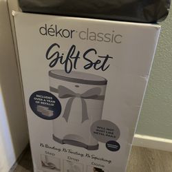 Dekor Classic Trash Bin