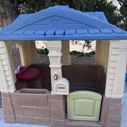 Step2 Neat & Tidy Cottage Playhouse