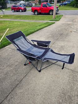 Like New 2 Pack Of Reclining 4 Position Camping Chairs With Removable Foot Rest."Make SURE YOU CHECK OUT MY PAGE FOR MORE DEALS "