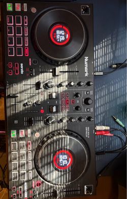 Numark Serato DJ Controller