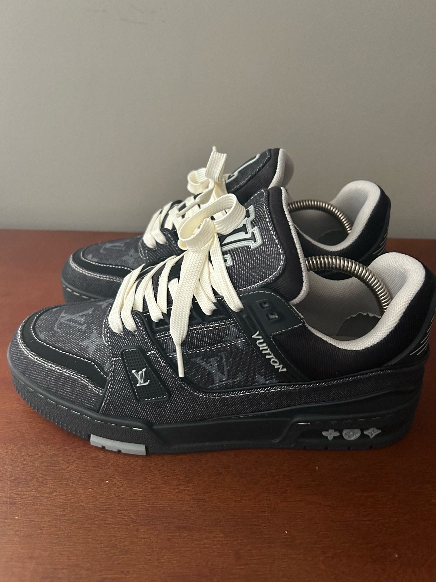 Louis Vuitton Trainers Sneakers Size 8.5 US