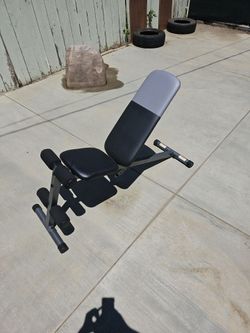 Adjustable workout bench