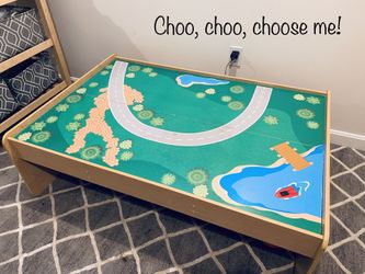 Train table with accessories