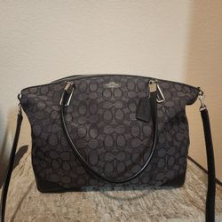 Black Coach Purse - Med