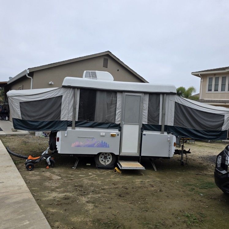 1999 Coleman Santa Fe