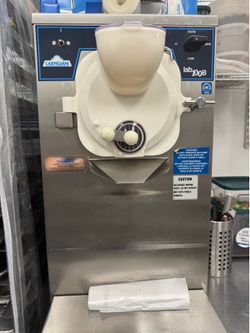 Gelato/ice cream batch freezer