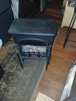 Electric Fireplace Heater No Flame Needs Light Bulb It Gets Really Hot Will Plug It In To Show You It Works 