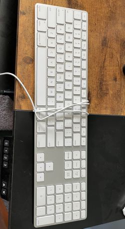 Apple Wired Keyboard