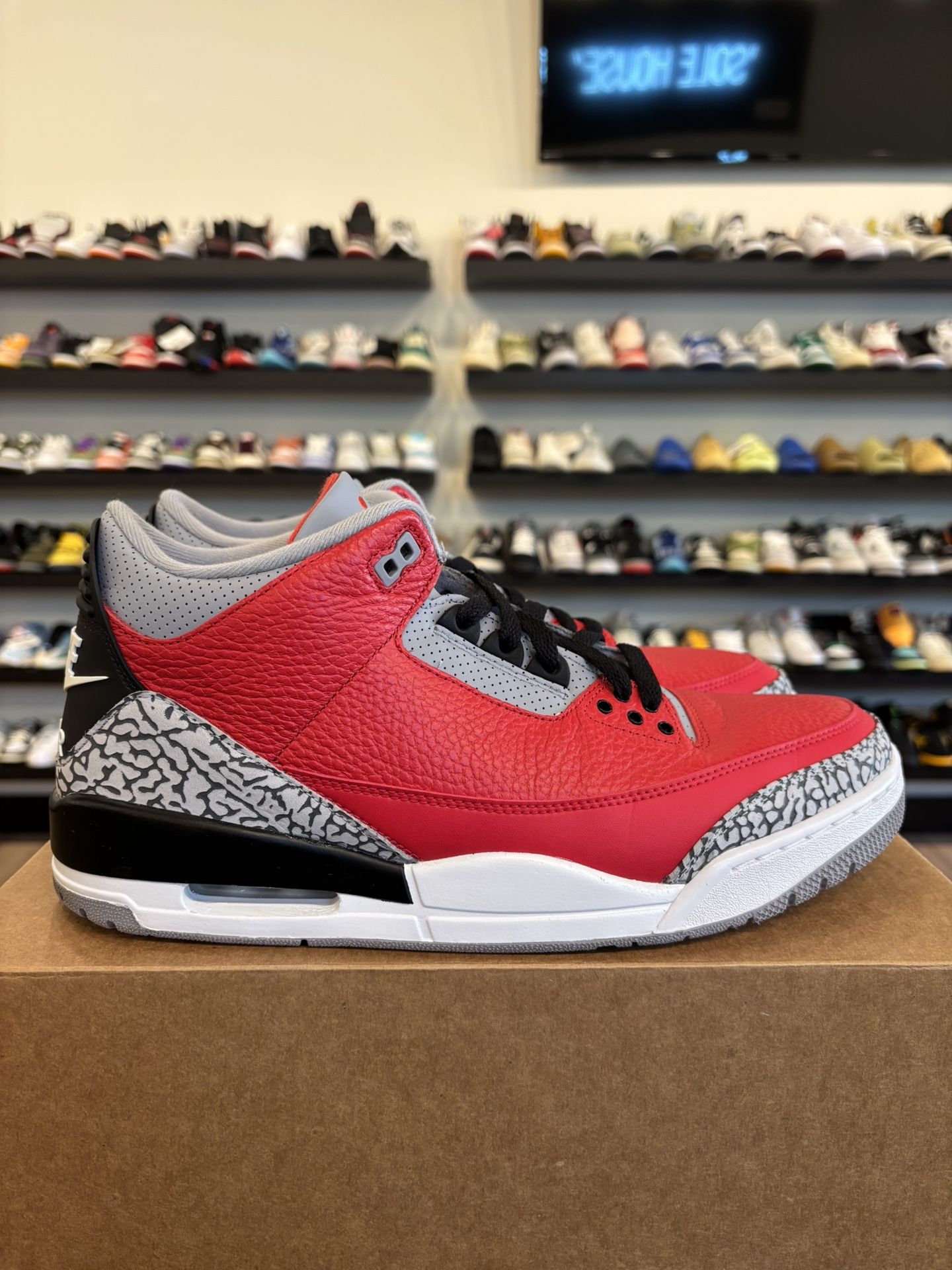 Jordan 3 Unite Size 12 Pre-Owned