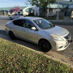 2014 Nissan Versa SV