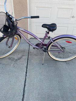 Adult woman cruiser bike