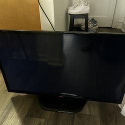 39 Inch LG TV - No Remote *Must go*