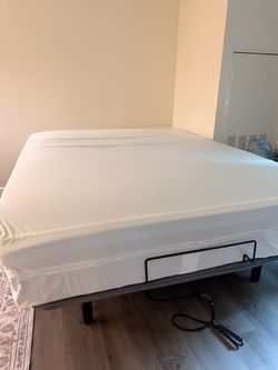 Queen adjustable bed/mattress/ top foam