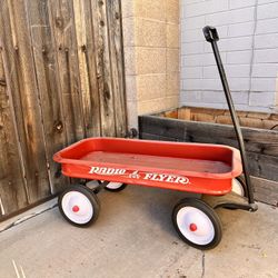 Classics Red Radio Flyer Wagon