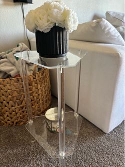 ACRYLIC SIDE TABLE